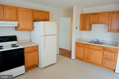 2009 Dupont Ave, Suitland, MD 20746 - photo 5