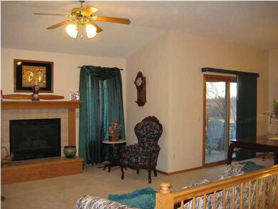Sliding door from Dining to deck.