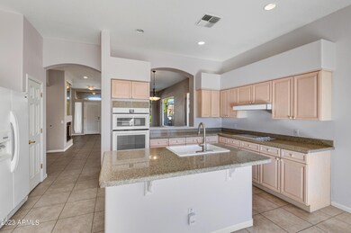 05-Island Kitchen