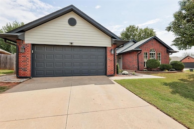 213 Tecumseh Ridge Cir, Norman, OK 73069 - photo 5