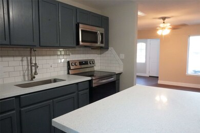 1914 W Sealy St, Alvin, TX 77511 - photo 7