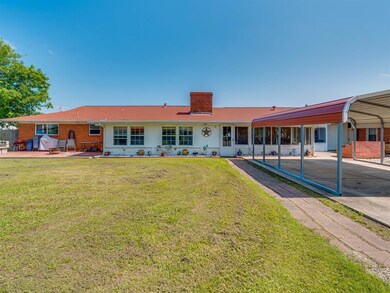 1648 W Henderson St unit A, Cleburne, TX 76033 - photo 4