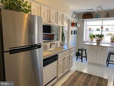 3754 B Madison Ln, Falls Church, VA 22046 - photo 4