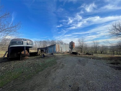 903 S Graham Creek Rd, Covington, IN 47932 - photo 6