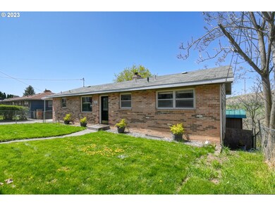 831 NW 5th St, Pendleton, OR 97801 - photo 3