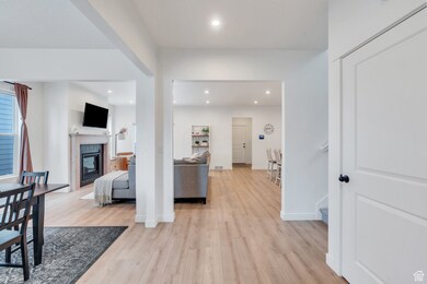 11702 S Silver Pond Dr unit 497, South Jordan, UT 84009 - photo 2