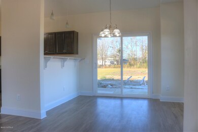 The Pin Oak-large-007-003-Dining Room an