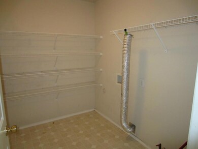 Huge Utility room and Spacious Walk in Pantry