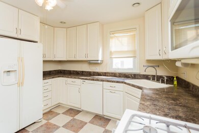 Kitchen with plenty of counter space