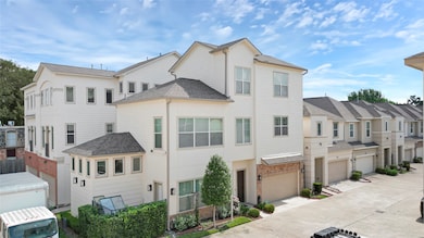1210 Cedarpost Tree Springs Place unit P, Houston, TX 77055 - photo 4