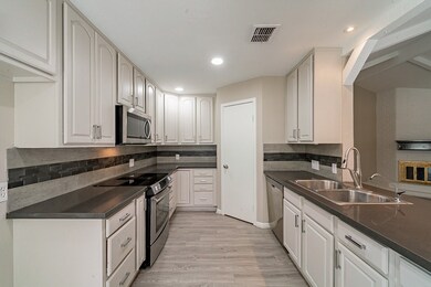 7122 Woodfern Dr, Houston, TX 77040 - photo 4