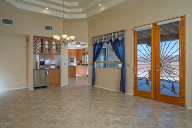 Living Room/Dining Area