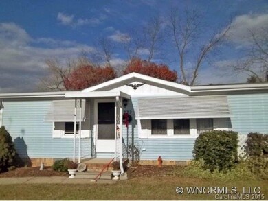 222 Cranbrook Cir, Hendersonville, NC 28792 - photo 3