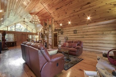 07_212 Tahlequah Trail_GreatRoom04