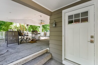 006-Front_Entrance-5995065-large