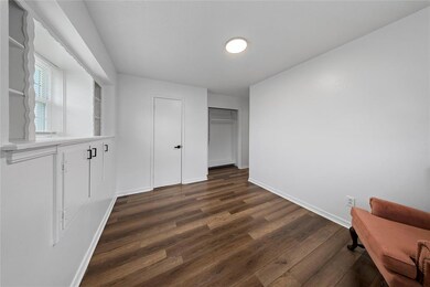 841 NW 8th St, Moore, OK 73160 - photo 5