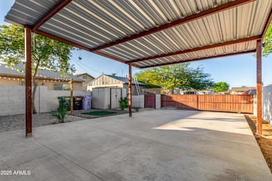 2555 E Mobile Ln, Phoenix, AZ 85040 - photo 2