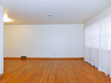 1713 Crescent St, Denton, TX 76201 - photo 7