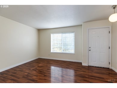 6621 N Columbia Way unit 4, Portland, OR 97203 - photo 4