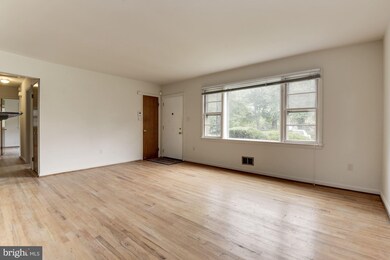 2331 Scott Key Dr, District Heights, MD 20747 - photo 4