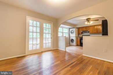 6614 Magnolia Terrace, Lanham, MD 20706 - photo 5