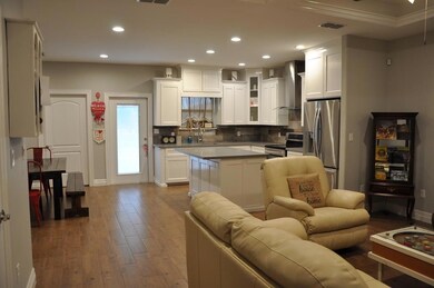 201 McAllen St, Donna, TX 78537 - photo 4