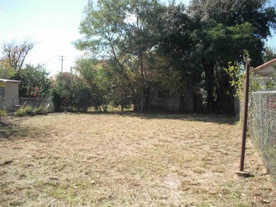 710 Cedar Ave, Laredo, TX 78040 - photo 5