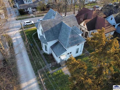 2232 Sycamore St, Terre Haute, IN 47807 - photo 4