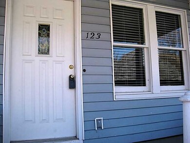 123 E Redbud Alley, Columbus, OH 43206 - photo 2