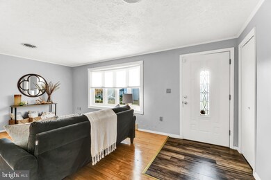 6 Van Yerrell Ct, Gwynn Oak, MD 21207 - photo 3