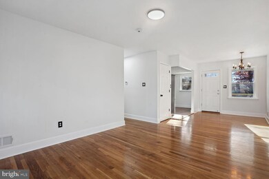 6403 Country Club Ct, Hyattsville, MD 20785 - photo 2