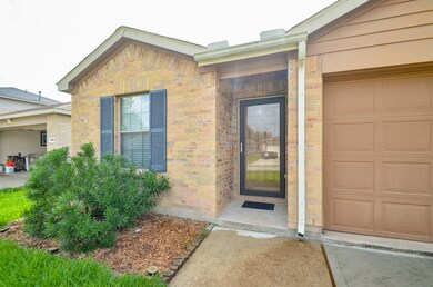 8934 Summerset Meadow Ct, Houston, TX 77075 - photo 4
