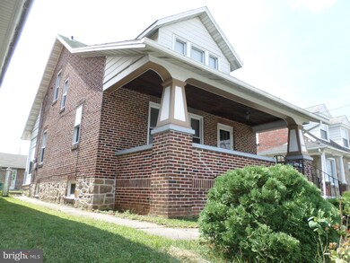 824 E Bellevue Ave, Reading, PA 19605 - photo 3