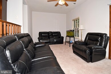 9019 Bonham Cir, Manassas, VA 20110 - photo 6