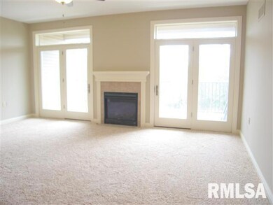 1871 Stone Gate Cir unit 8, Davenport, IA 52807 - photo 3