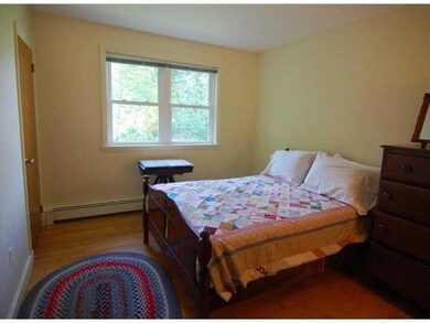 Bedroom. 2nd bedroom