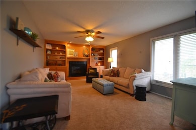 2519 E Marion St, Des Moines, IA 50320 - photo 2