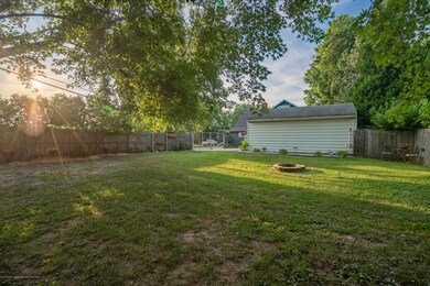 Large Fully Fenced Yard