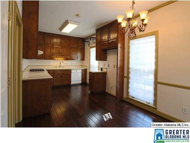 Plenty of cabinets and storage in the kitchen!