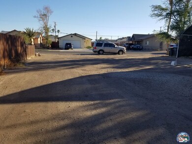 888 Woodward Ave unit 3, El Centro, CA 92243 - photo 2