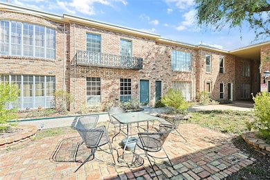 2503 Mccue Rd unit 10, Houston, TX 77056 - photo 2