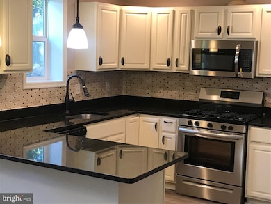 606 Opus Ave, Capitol Heights, MD 20743 - photo 5