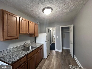 3430 Mayfield Ave unit B, Baltimore, MD 21213 - photo 5