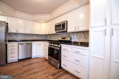 809 Beaverbank Cir, Towson, MD 21286 - photo 4