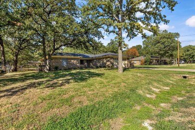 2604 Royal Ln, Granbury, TX 76049 - photo 2
