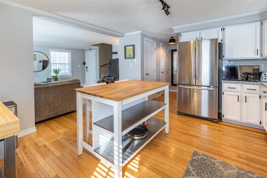 141 Dawn Dr unit B, White River Junction, VT 05001 - photo 6