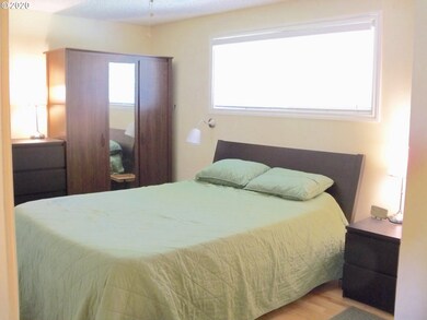 Bedroom, Primary