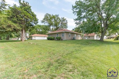 117 W 2nd St, Hoyt, KS 66440 - photo 3