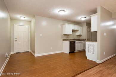 4-entry dining kitchen