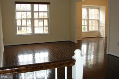 5135 Woodmire Ln, Alexandria, VA 22311 - photo 3